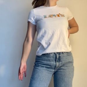 LEVI’S T-SHIRT
